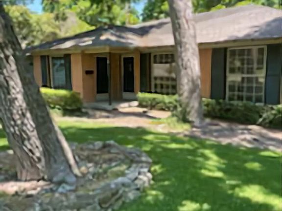2nd image of 8546 Groveland Dr