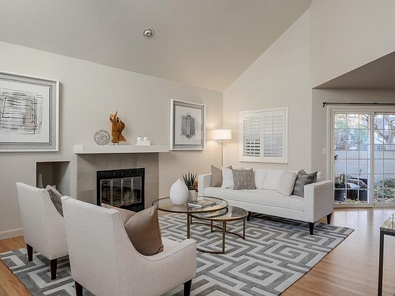 3rd image of 713 Tiana Ln