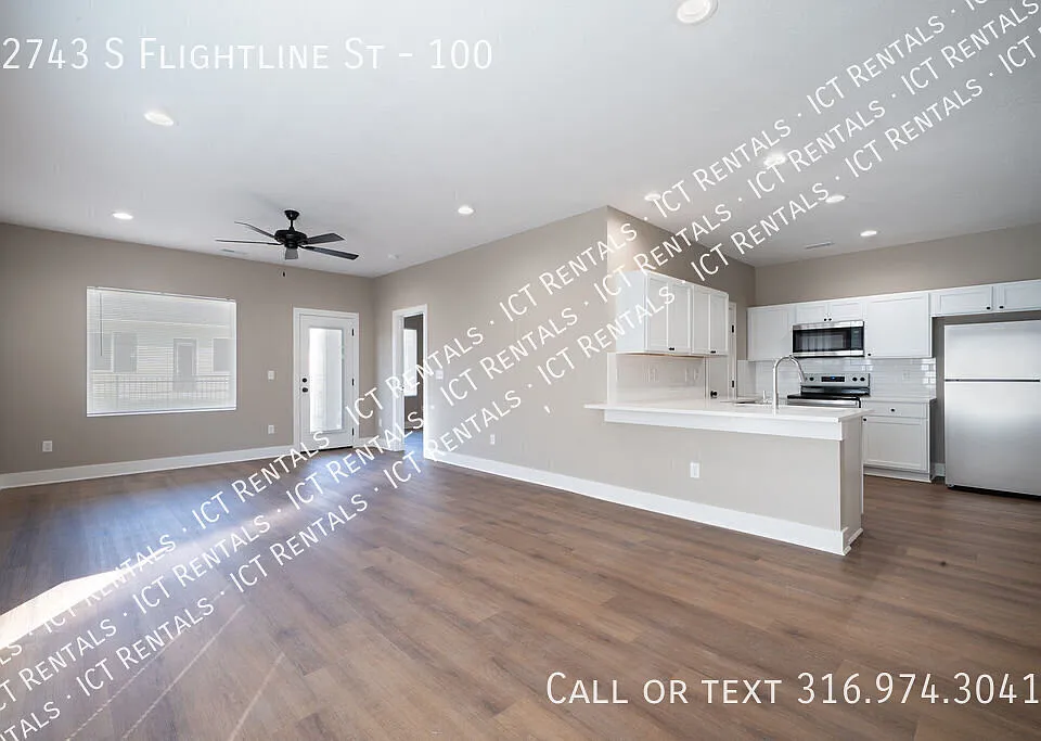 2743 S Flightline St #100