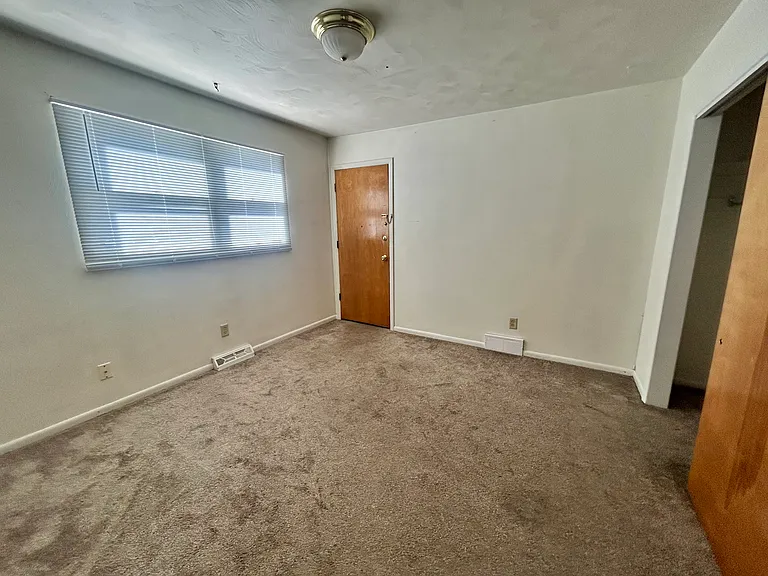 435 W 10th St #6 — Photo 4