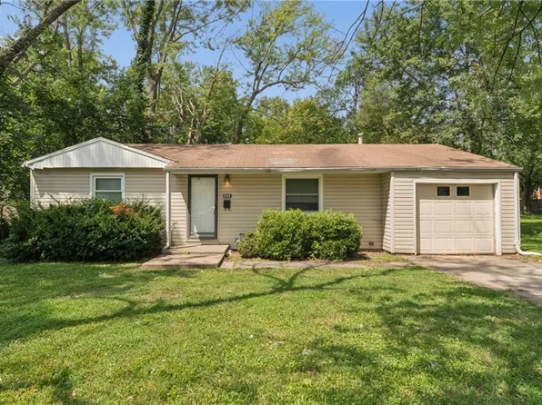 8308 James A Reed Rd, Raytown, MO 64138