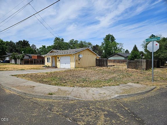 2nd image of 2411 SW Umatilla Ave