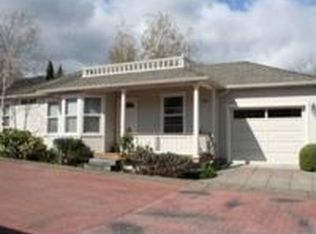 273 9th St, Ashland, OR 97520