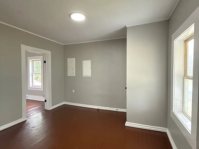 535 N College St — Photo 5