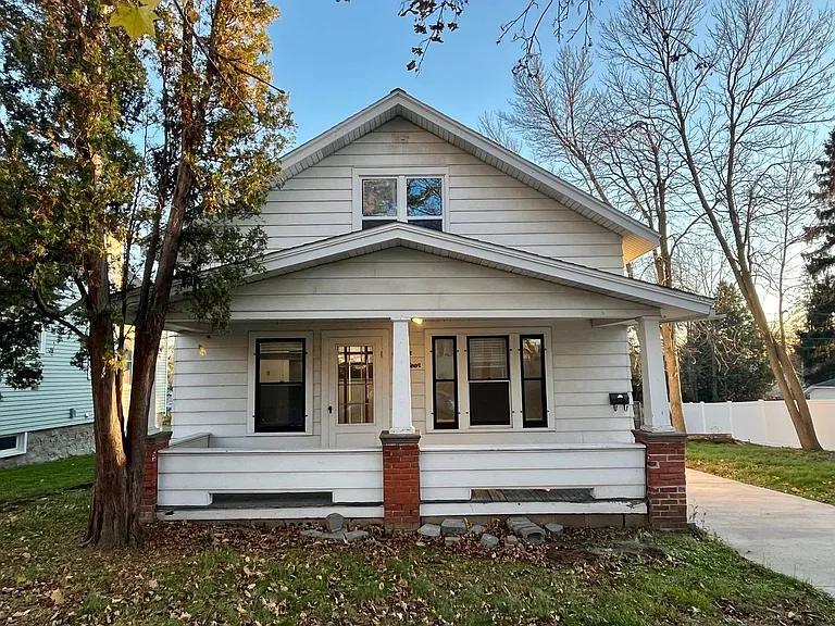 713 Augusta Ave — Photo 17
