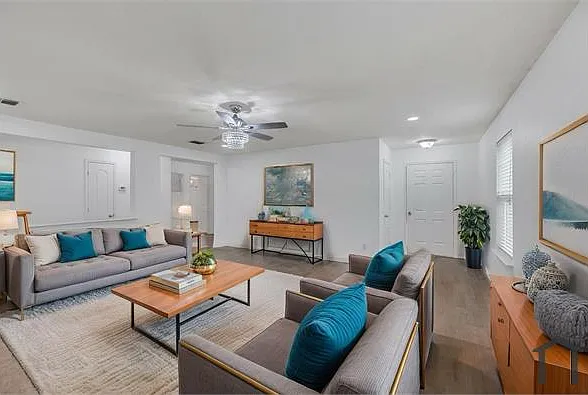 7449 Grass Valley Trl — Photo 3