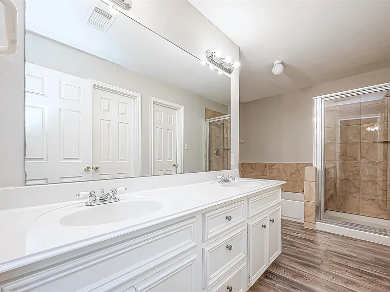 10043 Morocco Rd — Photo 35