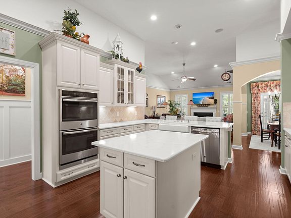 4th image of 205 Weston Hall Dr