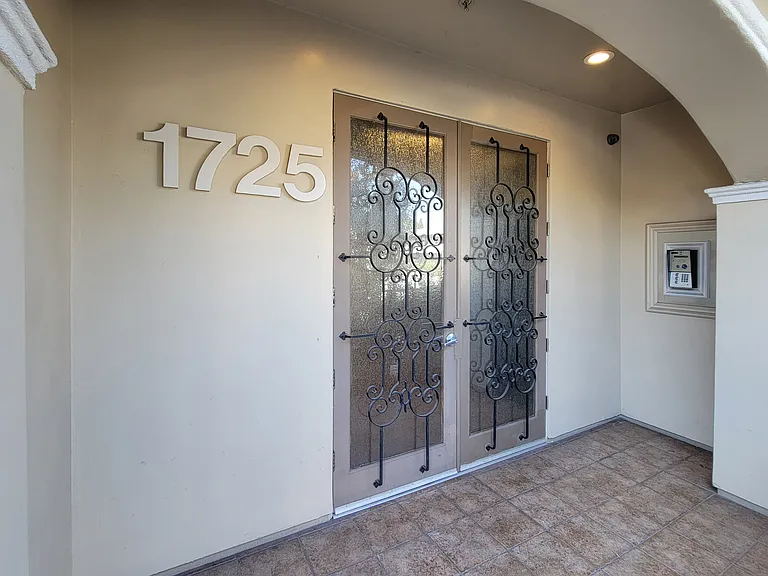 1725 Butler Ave #102 — Photo 17