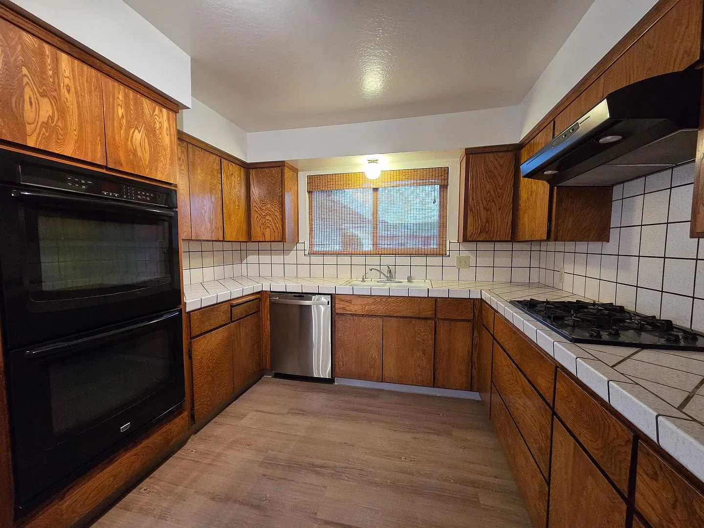 3 Bed / 2 Bath Home in Hollister with New Flooring and Paint Throughout — Photo 4