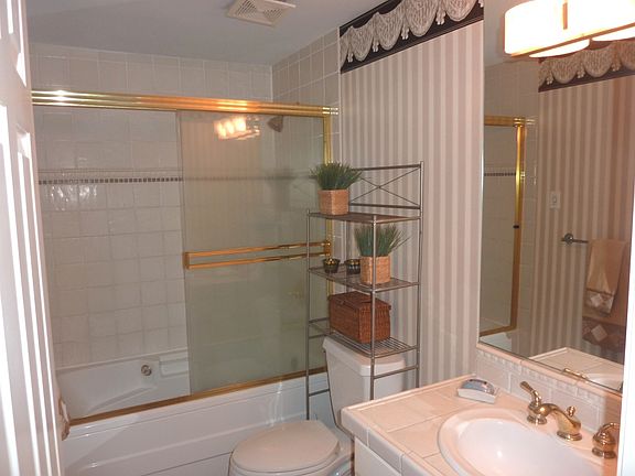 4th image of 22218 5th Ave S APT 203