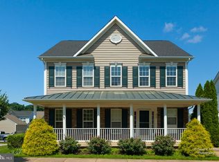 352 Bullskin St, Charles Town, WV 25414