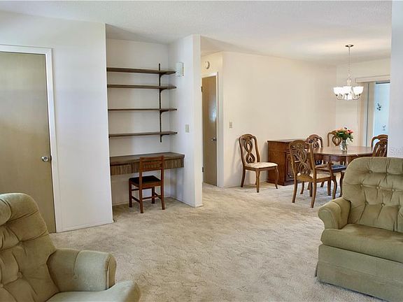 3rd image of 3307 Cambridge Dr W