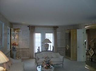 443 Scarborough Rd, Valparaiso, IN 46385