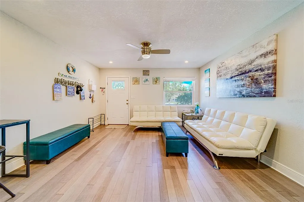 3 bed, 2.0 bath, 1480 sqft, $2,750 — Photo 2