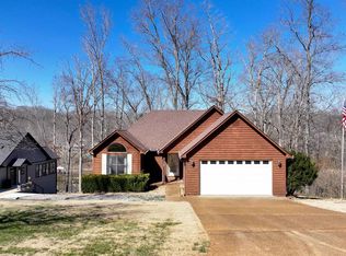 749 Bayshore Dr, Cadiz, KY 42211