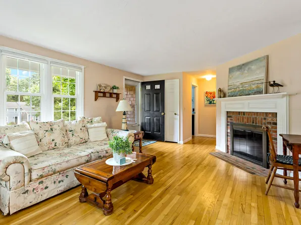 15 Jared Lane, Yarmouth Port, MA 02675