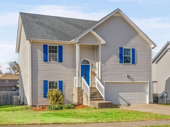1132 Meachem Dr, Clarksville, TN 37042
