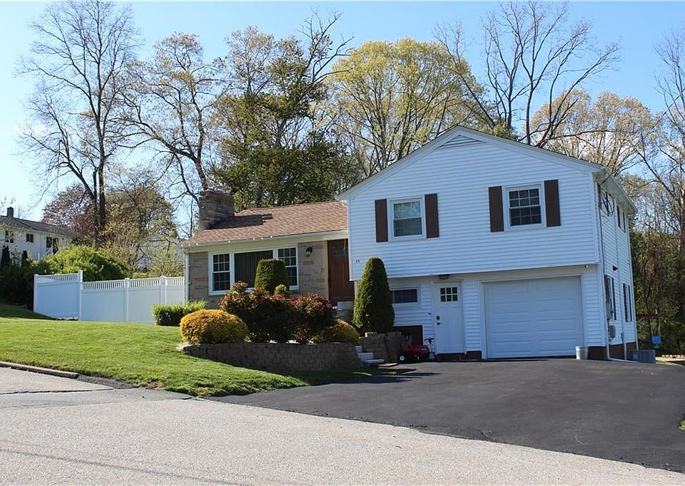 1st image of 13 Brown Dr