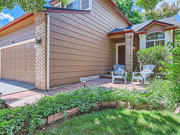 Exterior Front Entry