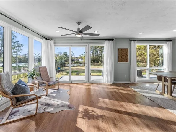 44 River Rd, Poquoson, VA 23662