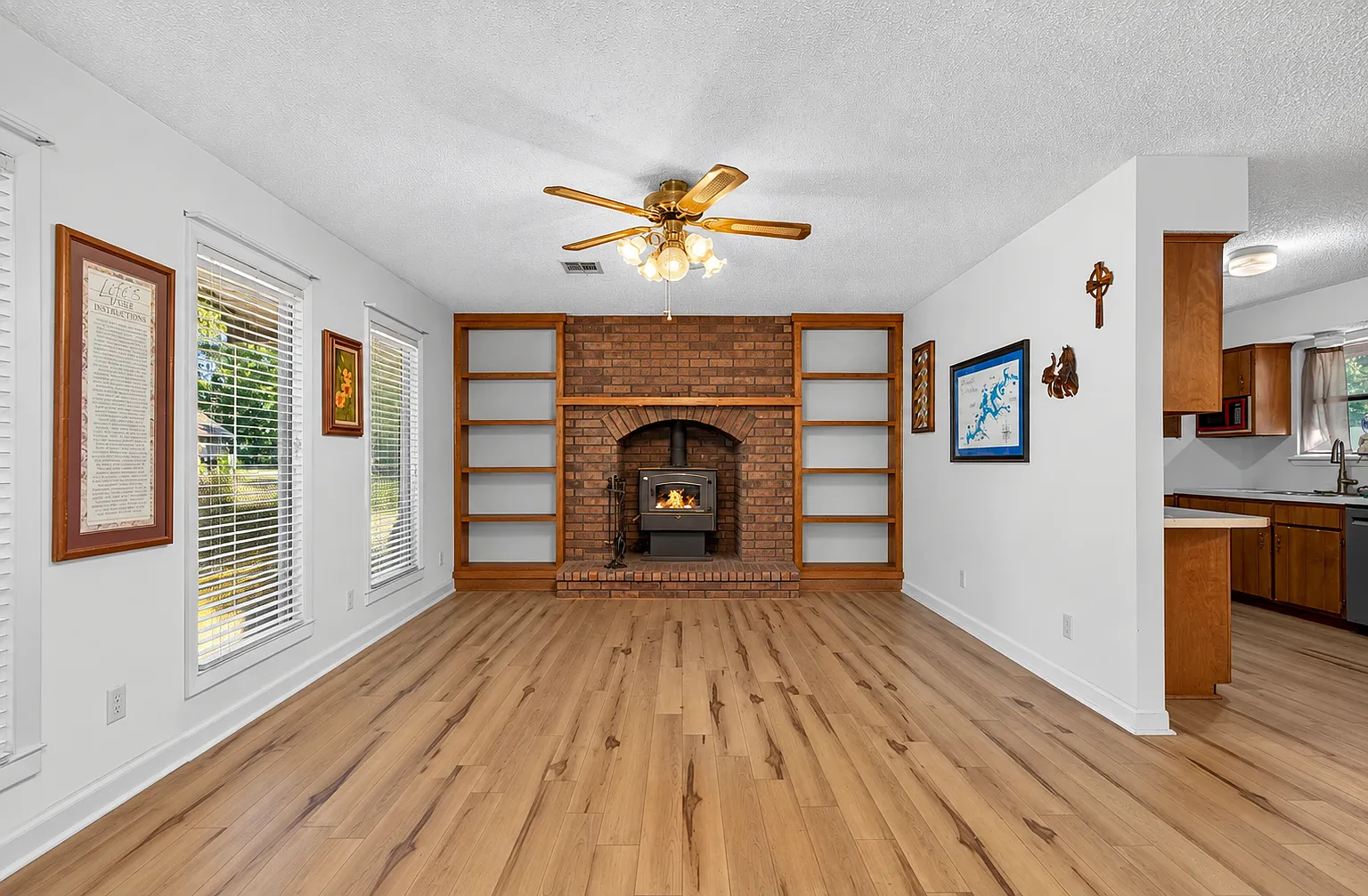3 bed, 1390 sqft, $1,750 — Photo 2