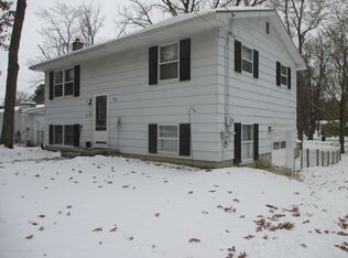 608 Hyatt St, Eaton Rapids, MI