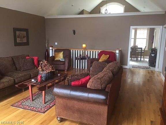 5th image of 440 Mills River Way
