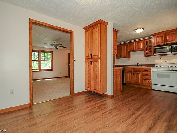 5th image of 615 Trailwood Dr