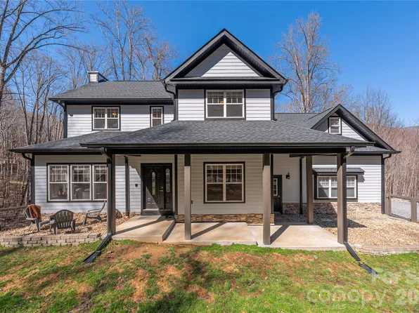 650 Dogwood Dr, Maggie Valley, NC 28751