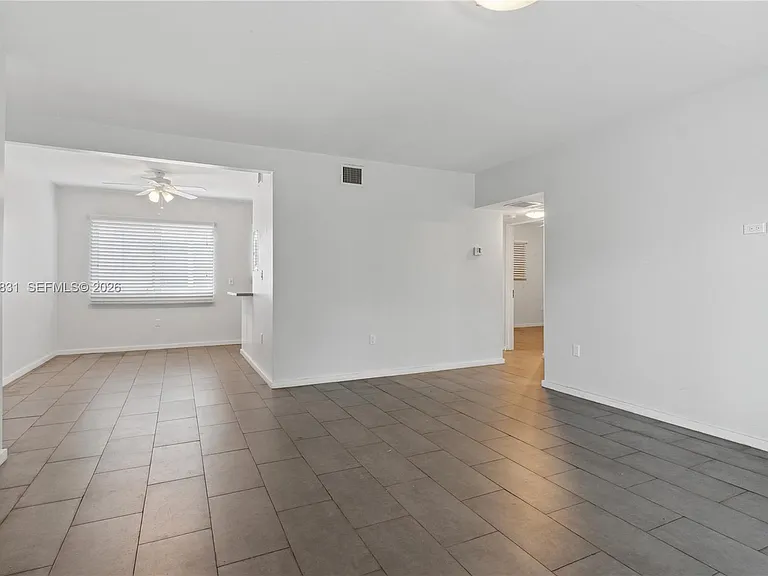 8501 Hawthorne Ave #4 — Photo 3