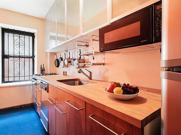 3rd image of 405 W 57th St APT 6A
