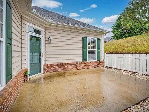 4th image of 112 Avonlea Pl #112
