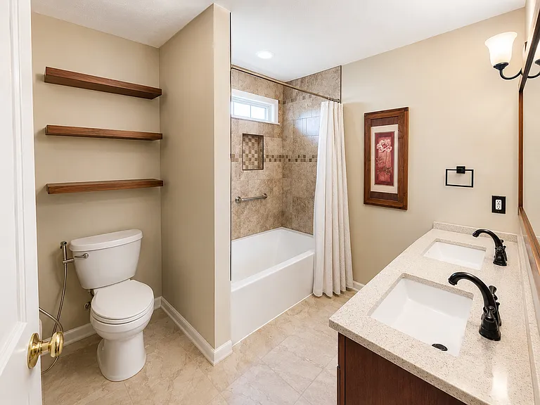 Upstairs Main Bath