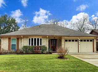 1107 Fairacres Dr, Sugar Land, TX 77498