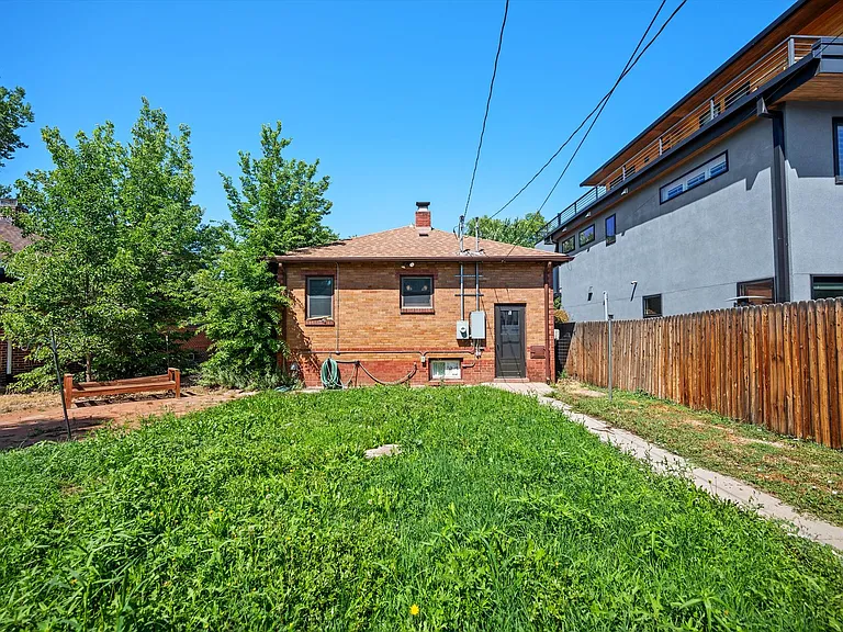 1644 S Grant St — Photo 27