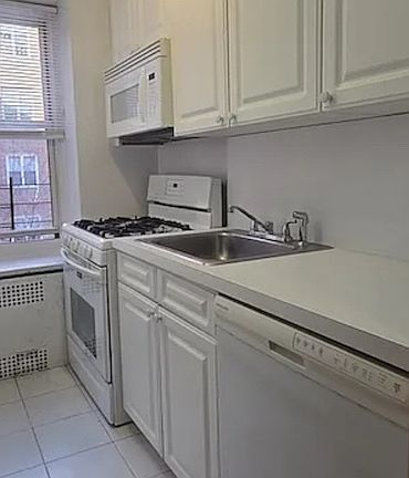 4th image of 6911 Yellowstone Blvd APT B25