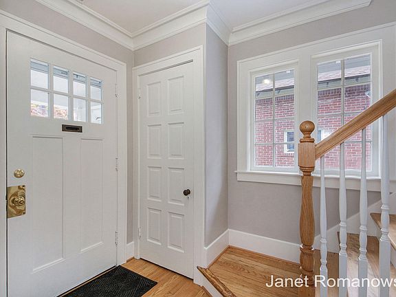 3rd image of 330 Rosewood Ave SE