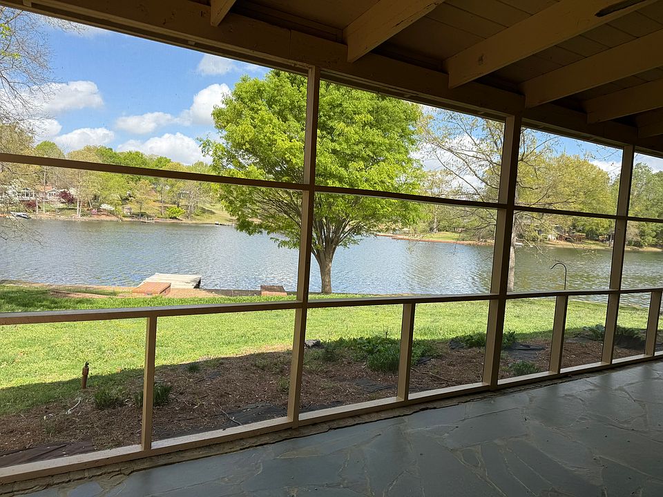 1st image of 18 Forest Lake Cir