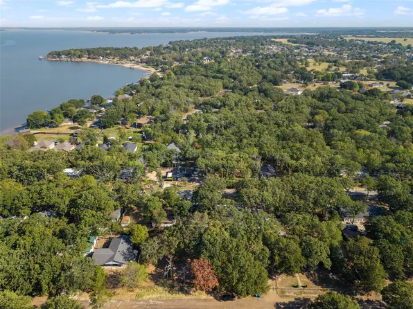 134 Wildgrove Dr, Mabank, TX 75156
