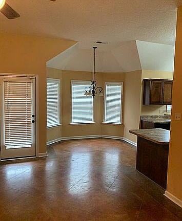 5th image of 805 Vista Cv