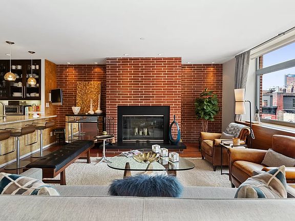 3rd image of 270 W 19th St Penthouse A