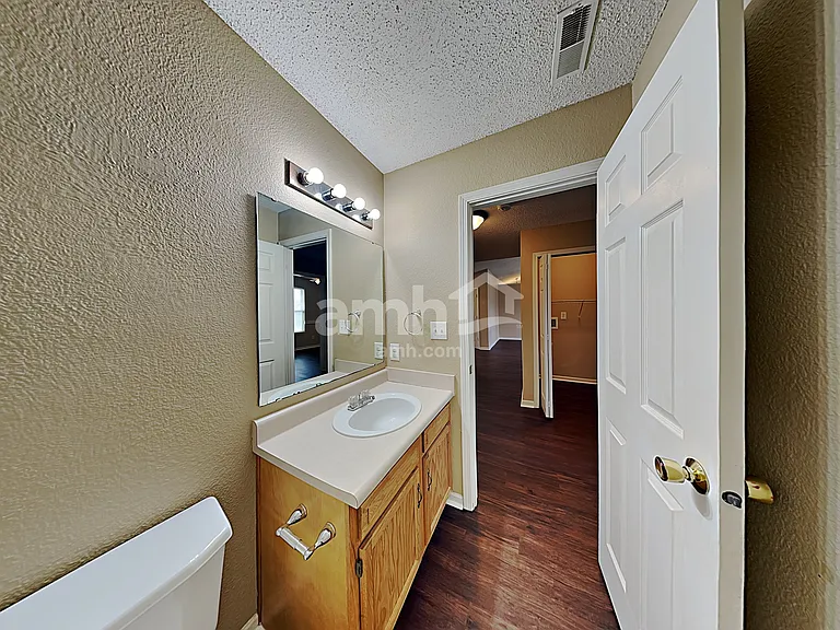 5606 Wood Hollow Dr — Photo 17