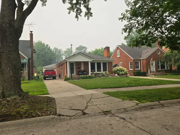 21128 Norwood Dr, Harper Woods, MI 48225