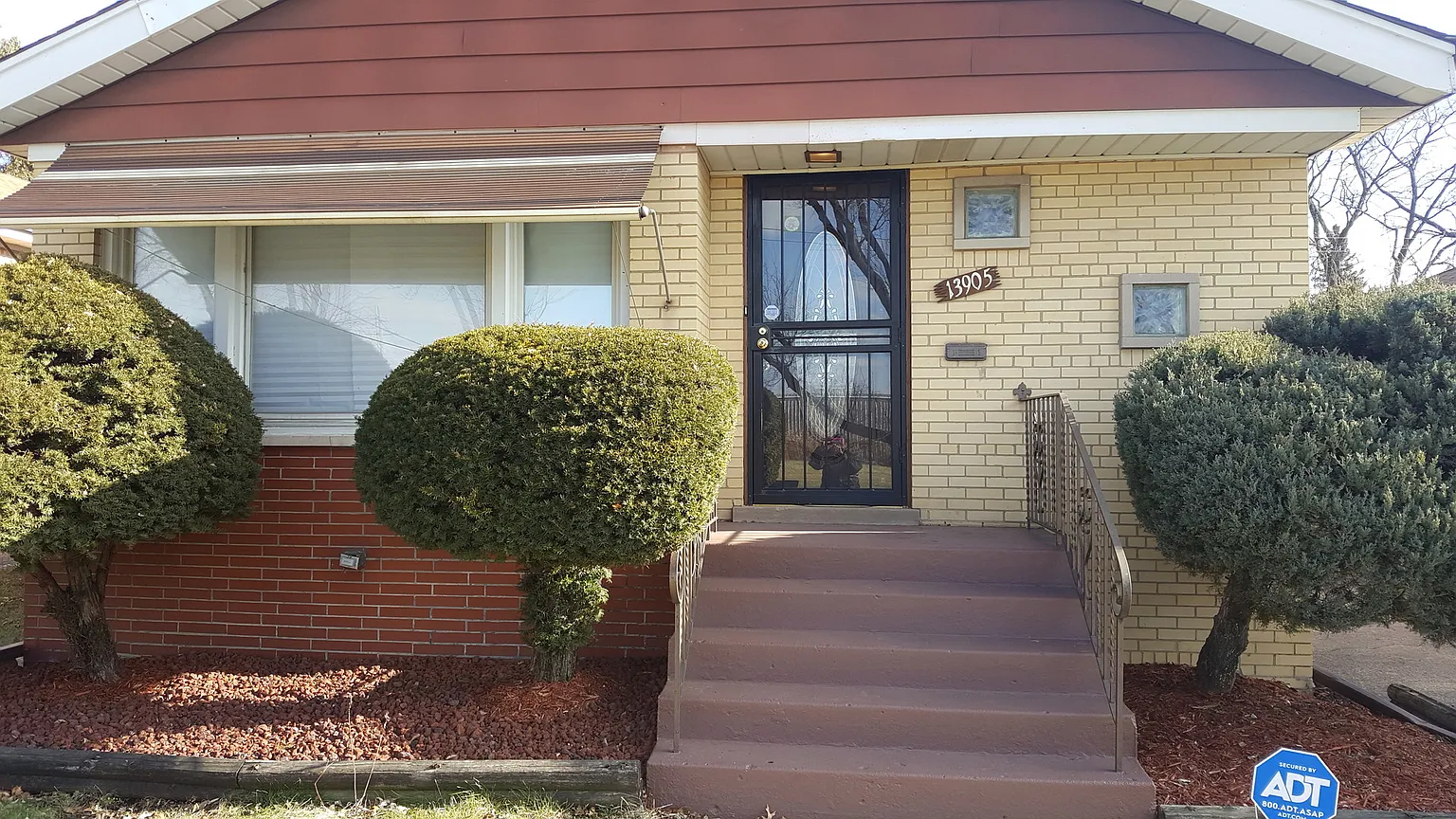 13905 S Stewart Ave photo 1