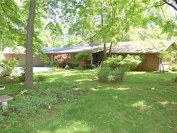 2nd image of 817 Mote Ln