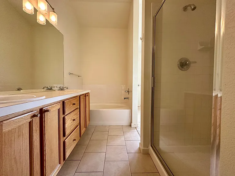 111 Rowena Pl — Photo 19