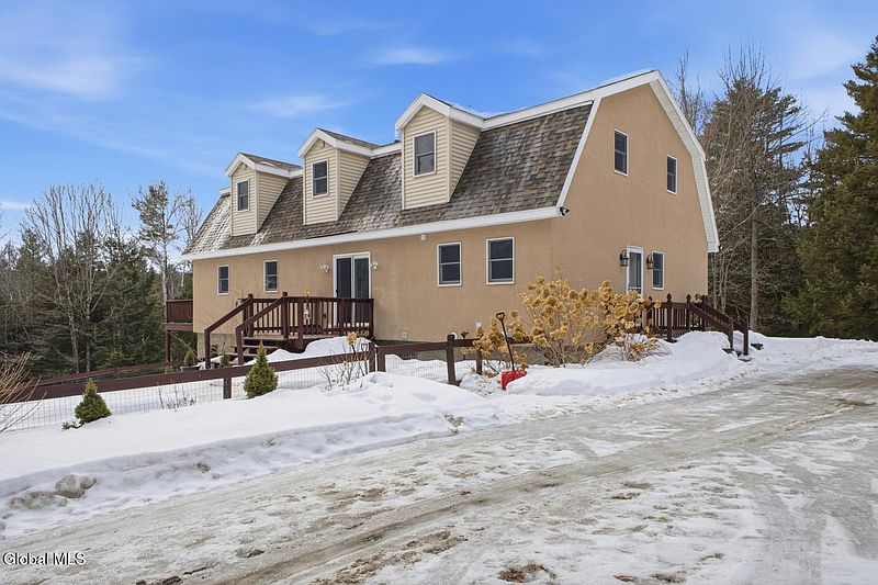 2nd image of 31 Dogwood Lane