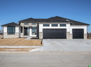 20714 Ellison Ave, Elkhorn, NE 68022