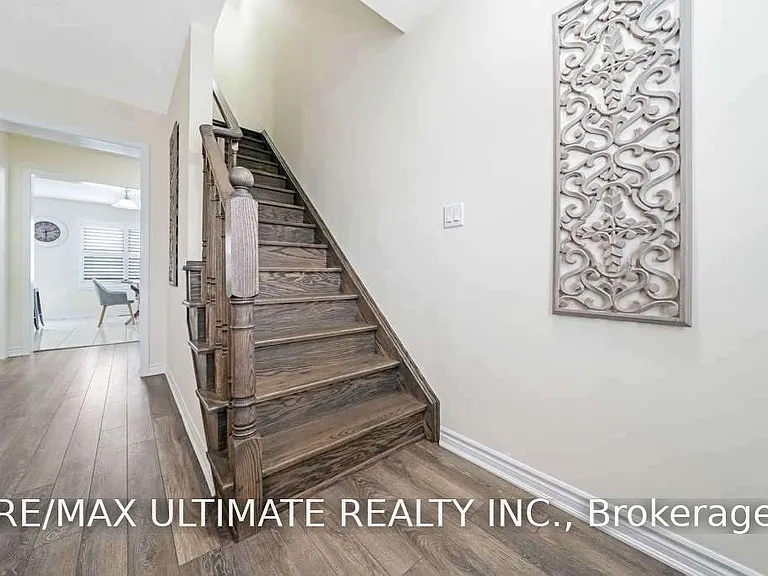 2444 Fall Harvest Cres — Photo 17